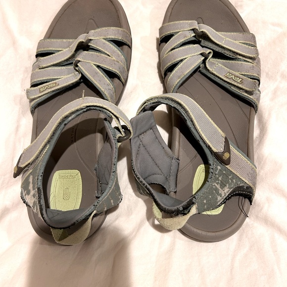 Teva water beach sun sandal size 9 - Picture 2 of 8